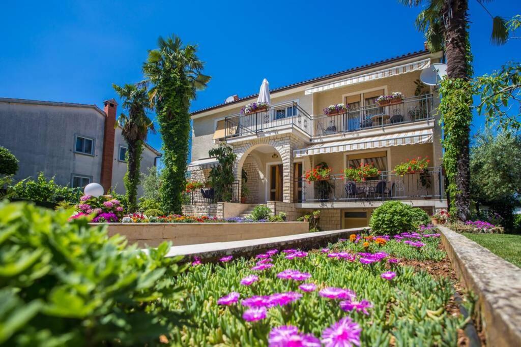 Garden View Apartment In Porec For 2 - 3 Persons Esterno foto